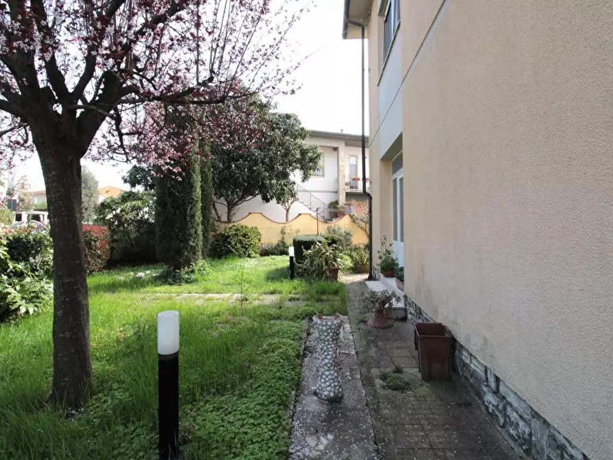 Immagine 36 di Villa in vendita  a Casciana Terme Lari