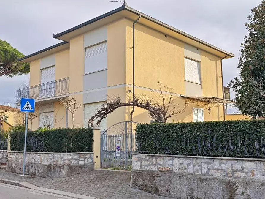 Immagine 1 di Villa in vendita  a Casciana Terme Lari
