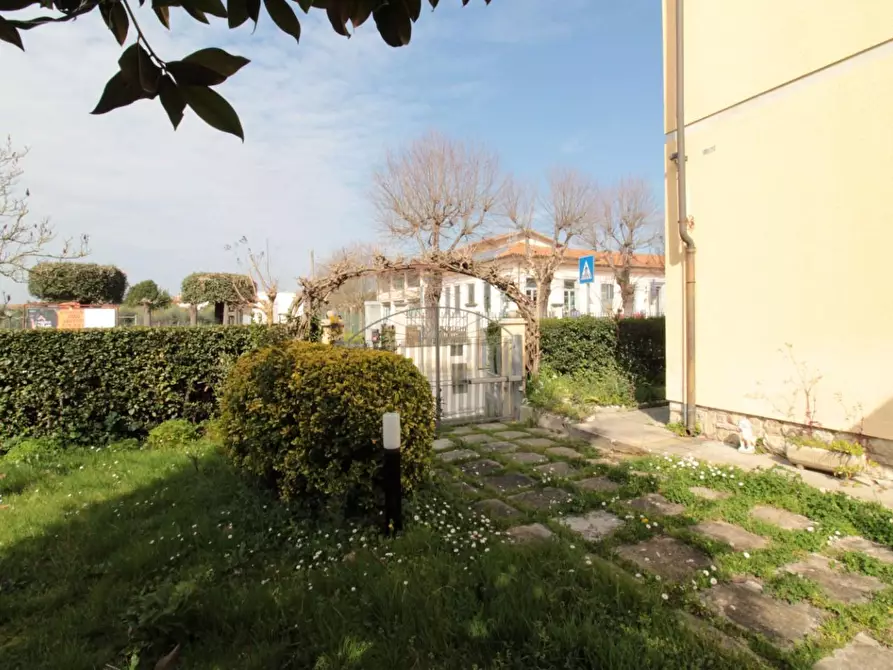 Immagine 31 di Villa in vendita  a Casciana Terme Lari