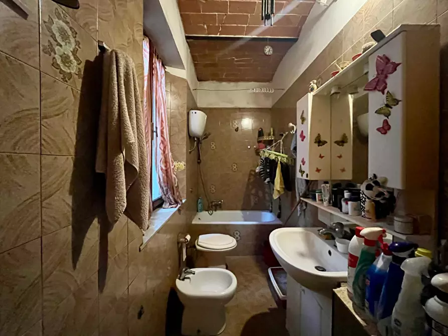 Immagine 16 di Appartamento in vendita  a Asciano