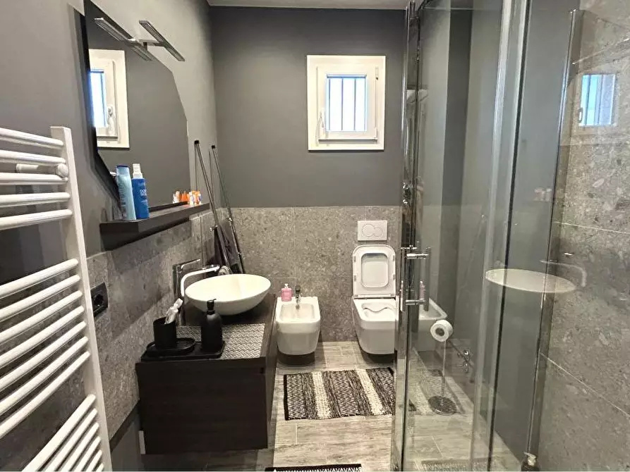 Immagine 15 di Appartamento in vendita  a Ortonovo