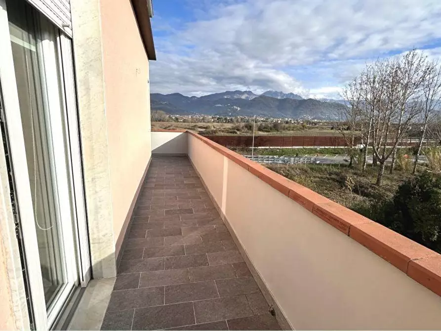 Immagine 10 di Appartamento in vendita  a Ortonovo