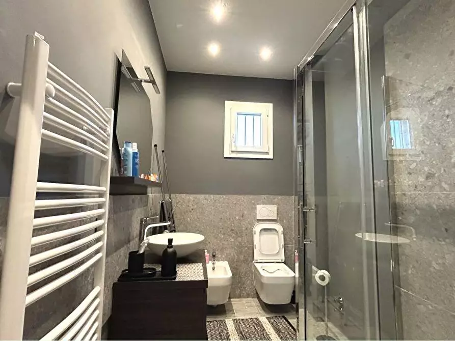 Immagine 18 di Appartamento in vendita  a Ortonovo