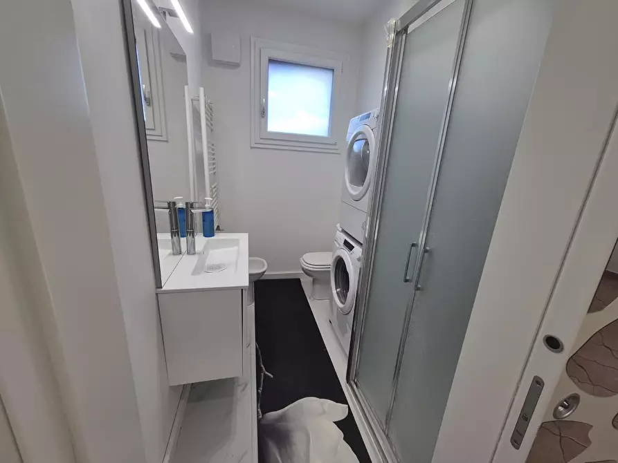 Immagine 12 di Appartamento in vendita  a Siena