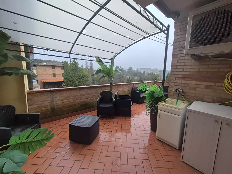 Immagine 10 di Appartamento in vendita  a Siena