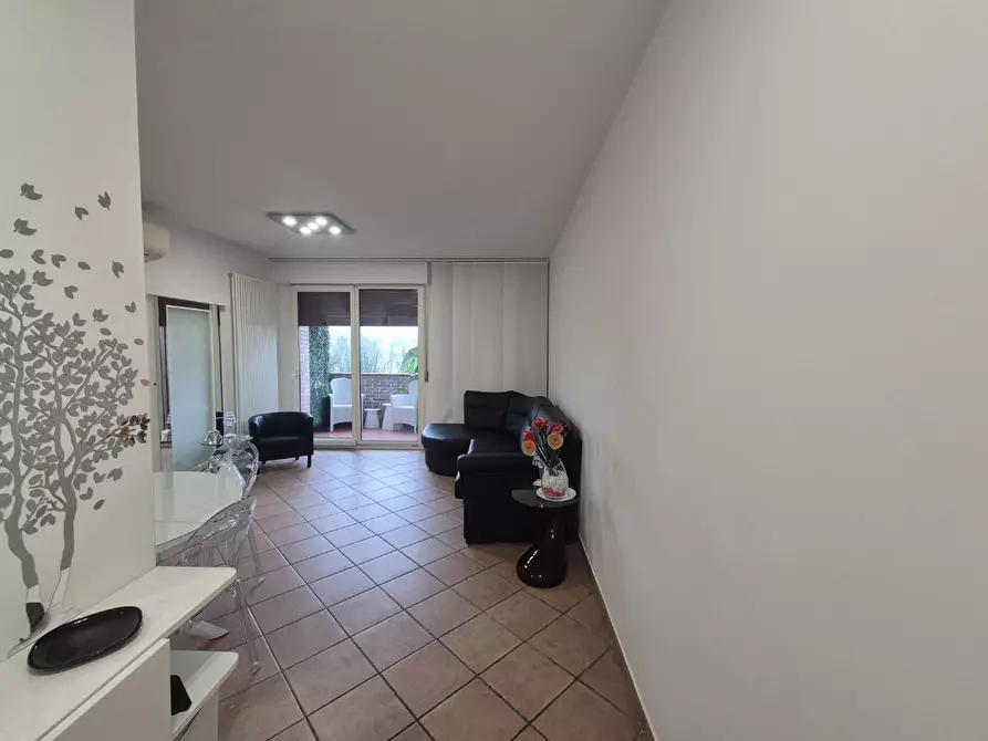 Immagine 2 di Appartamento in vendita  a Siena