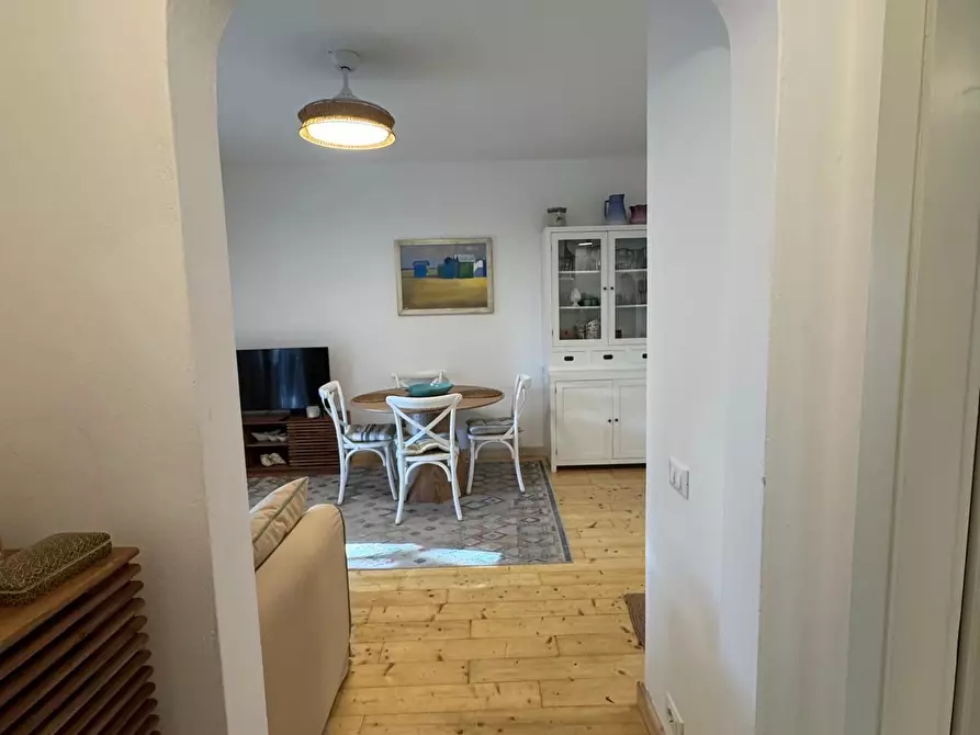 Immagine 10 di Appartamento in vendita  a Montignoso