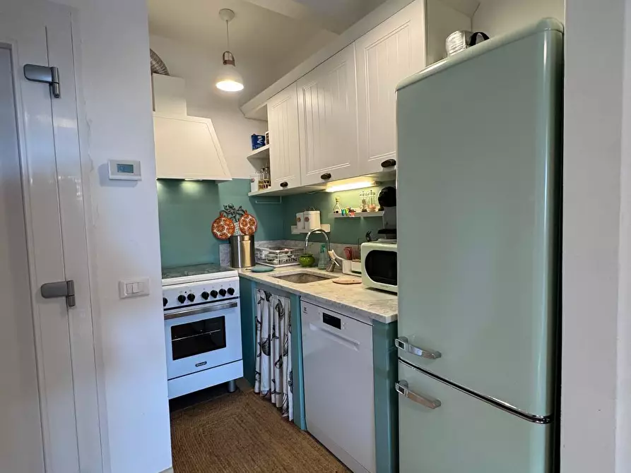 Immagine 5 di Appartamento in vendita  a Montignoso