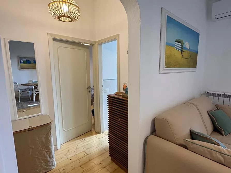 Immagine 12 di Appartamento in vendita  a Montignoso