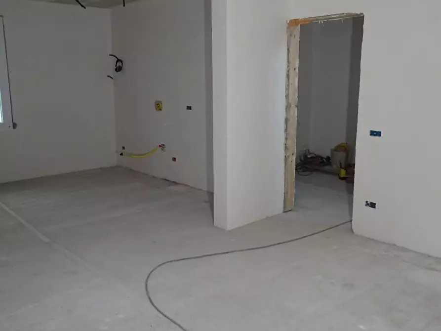 Immagine 15 di Terratetto in vendita  a Cascina