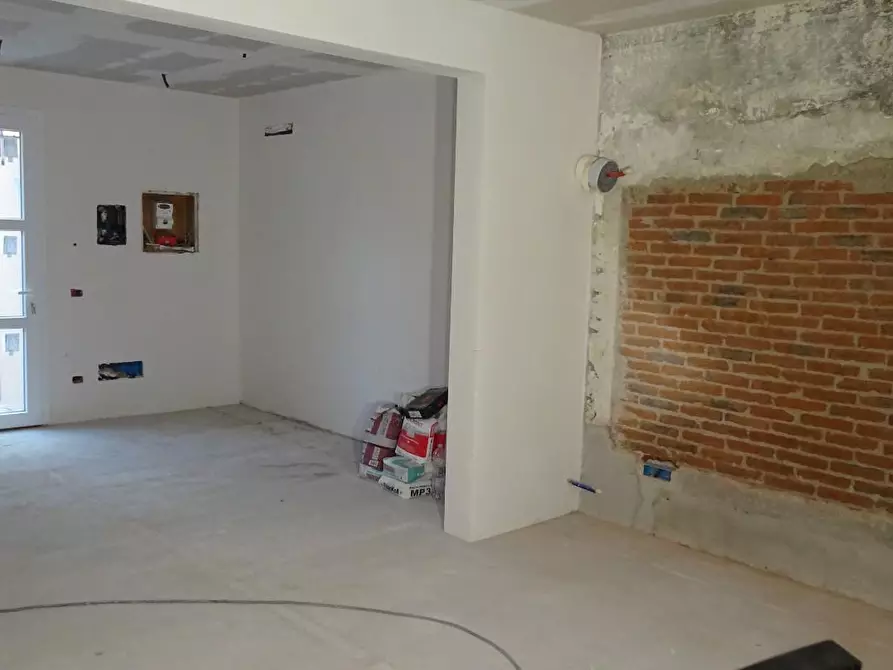 Immagine 41 di Terratetto in vendita  a Cascina