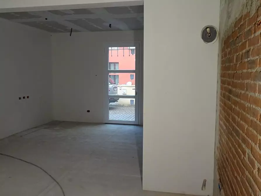 Immagine 1 di Terratetto in vendita  a Cascina