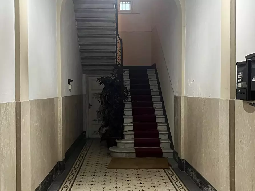 Immagine 13 di Ufficio in affitto  a Lucca