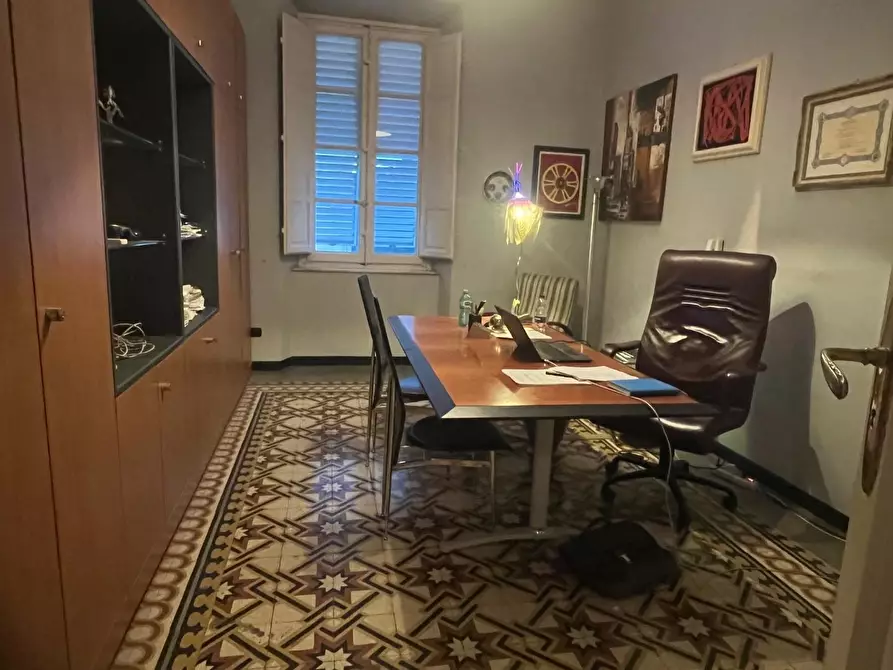 Immagine 8 di Ufficio in affitto  a Lucca