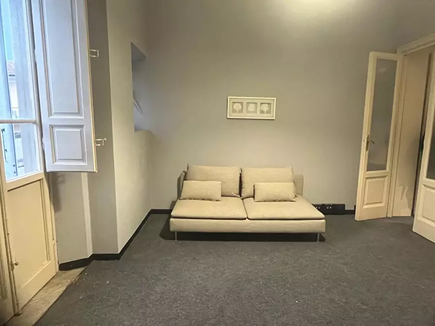 Immagine 3 di Ufficio in affitto  a Lucca