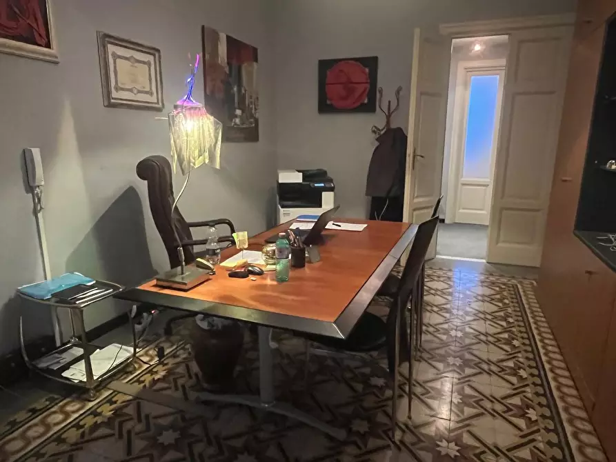 Immagine 9 di Ufficio in affitto  a Lucca