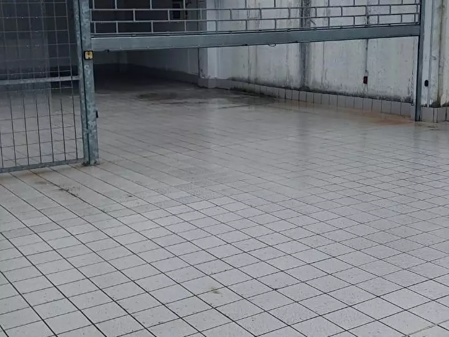 Immagine 4 di Garage in affitto  a Santa Croce Sull'arno