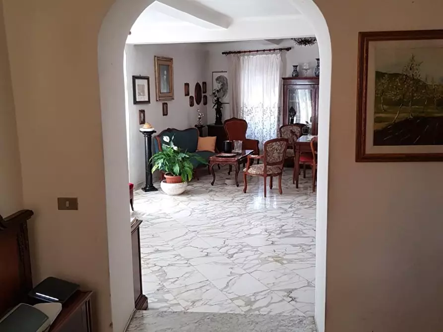 Immagine 19 di Villa in vendita  a Carrara