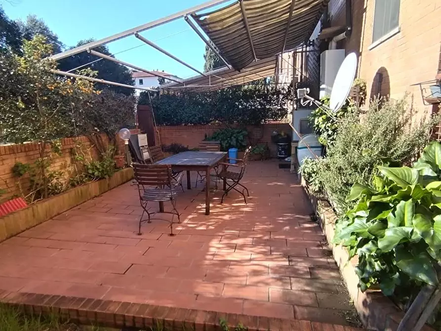 Immagine 2 di Appartamento in vendita  a Livorno