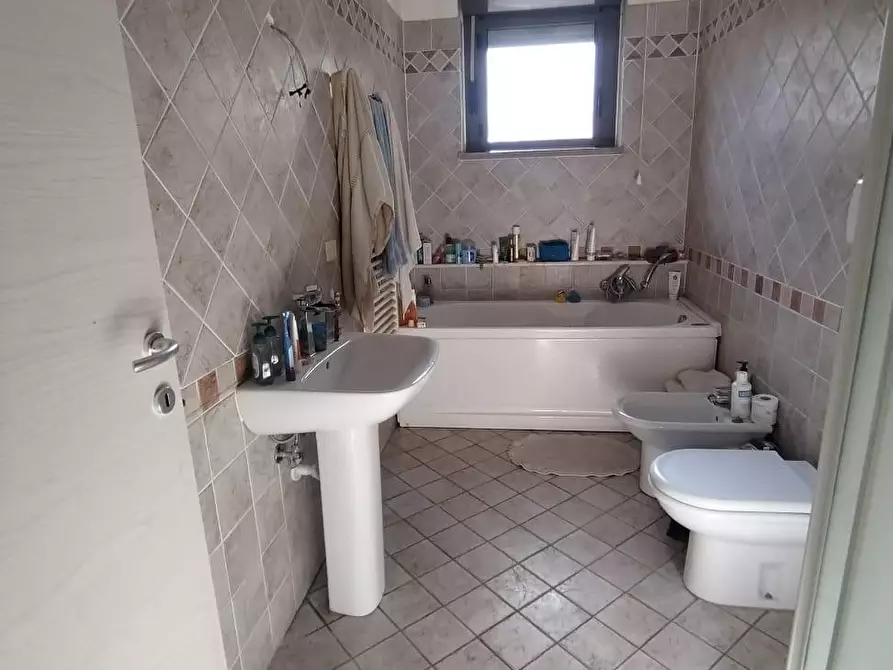 Immagine 5 di Appartamento in vendita  a Livorno