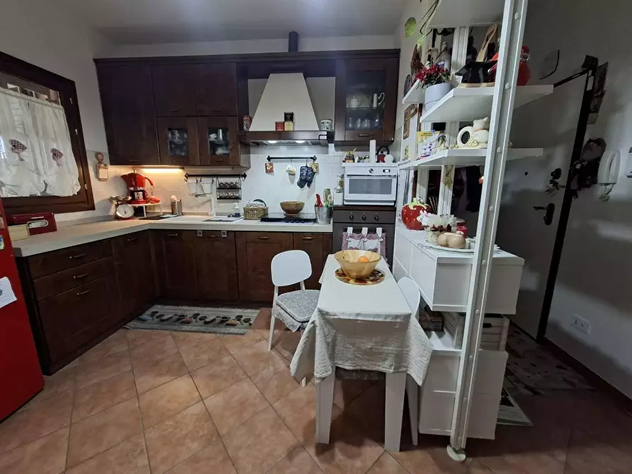 Immagine 5 di Appartamento in vendita  a Collesalvetti