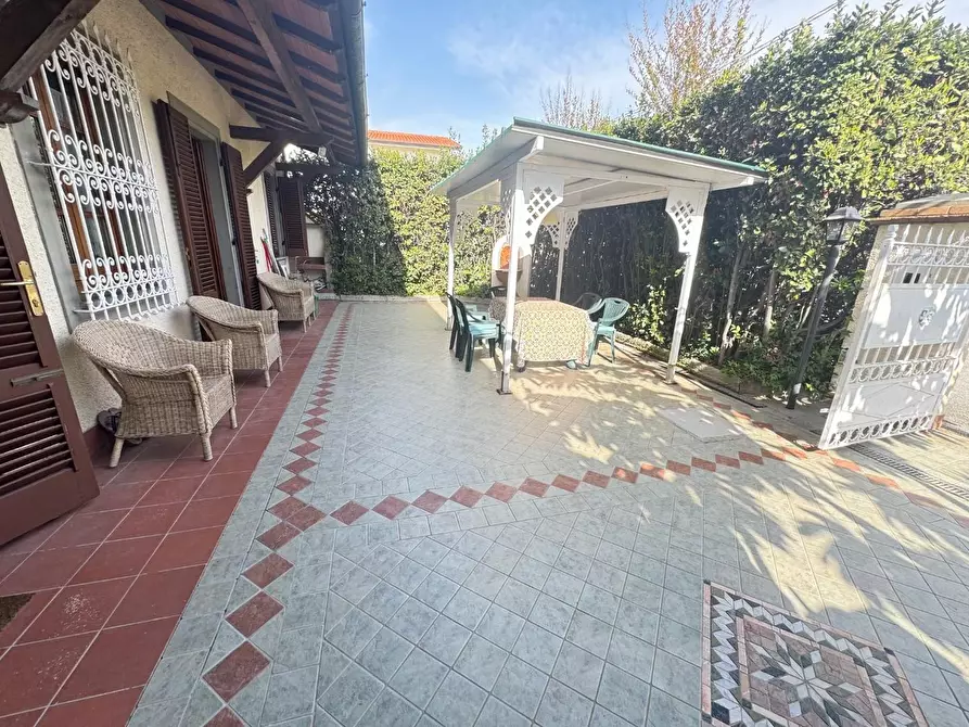 Immagine 3 di Casa bifamiliare in vendita  a Forte Dei Marmi