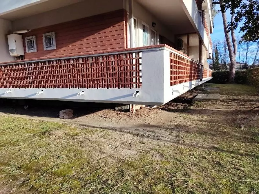 Immagine 13 di Mansarda in vendita  a Massa