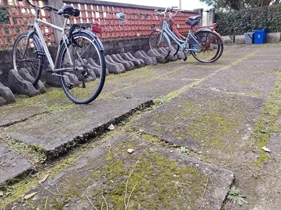 Immagine 14 di Mansarda in vendita  a Massa