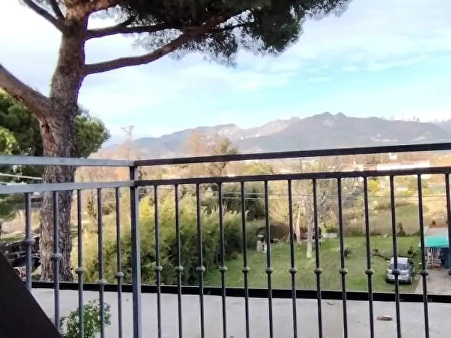 Immagine 2 di Mansarda in vendita  a Massa