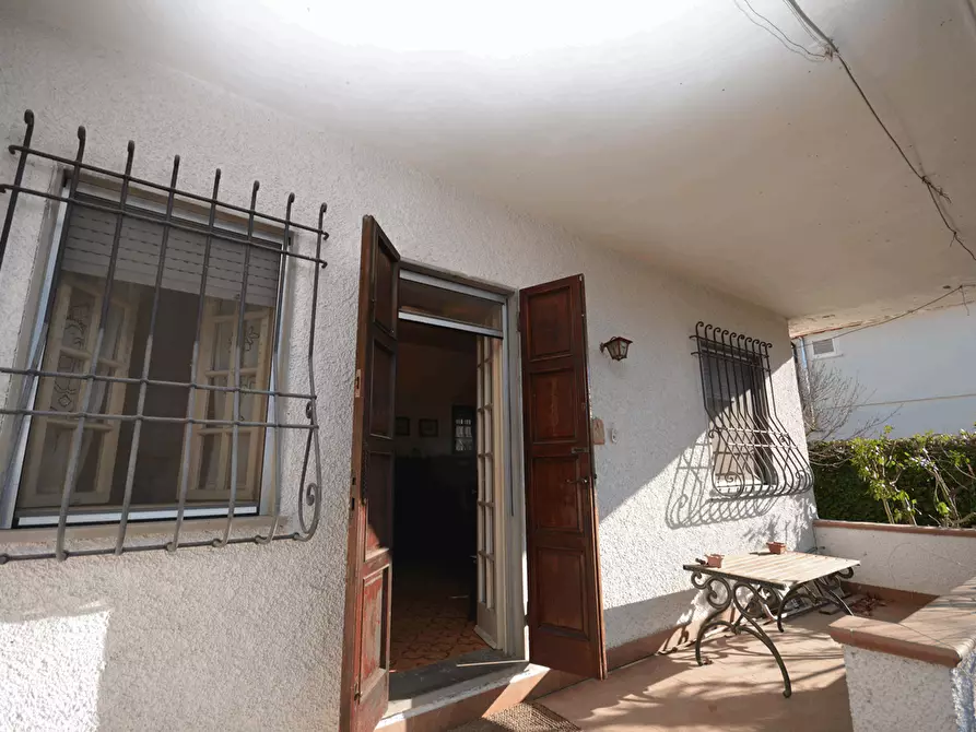 Immagine 7 di Casa bifamiliare in vendita  a Montignoso