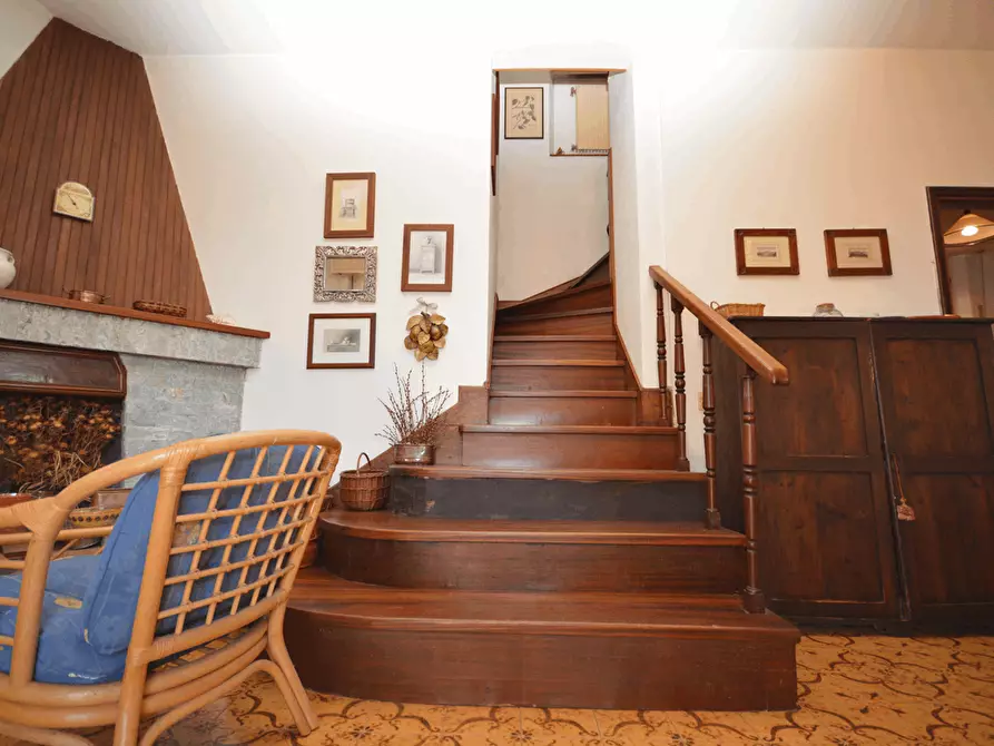 Immagine 17 di Casa bifamiliare in vendita  a Montignoso