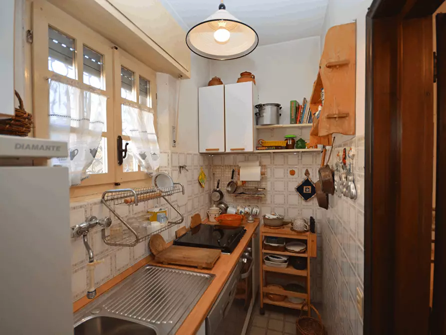 Immagine 14 di Casa bifamiliare in vendita  a Montignoso