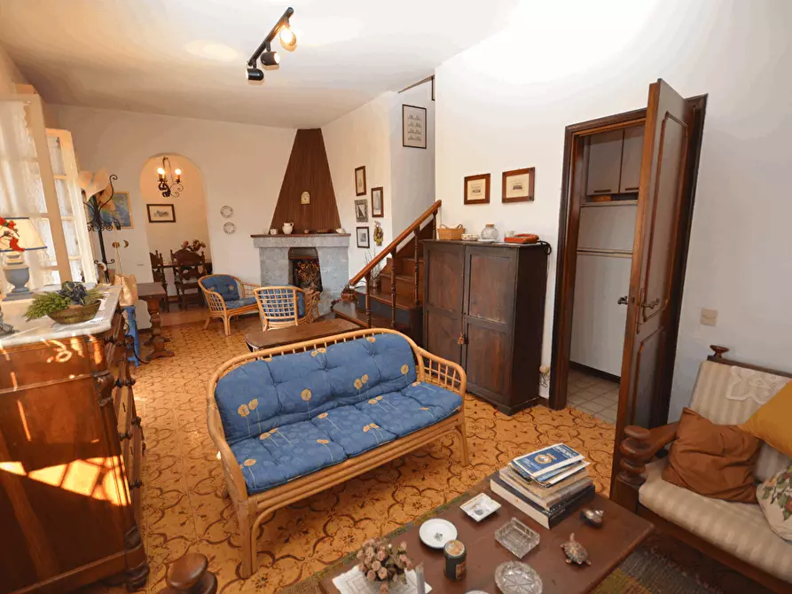 Immagine 13 di Casa bifamiliare in vendita  a Montignoso