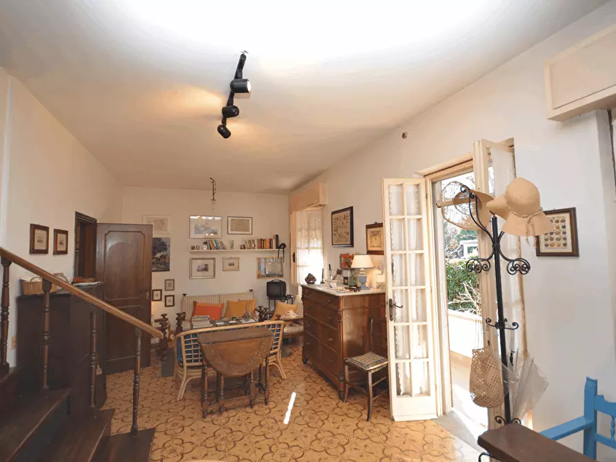 Immagine 10 di Casa bifamiliare in vendita  a Montignoso