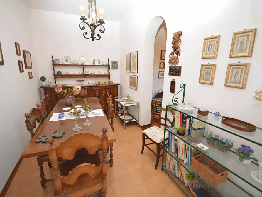 Immagine 12 di Casa bifamiliare in vendita  a Montignoso