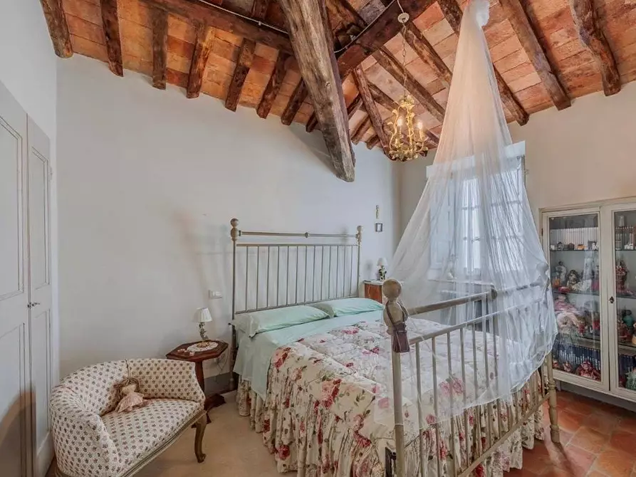 Immagine 12 di Villa in vendita  a Massarosa