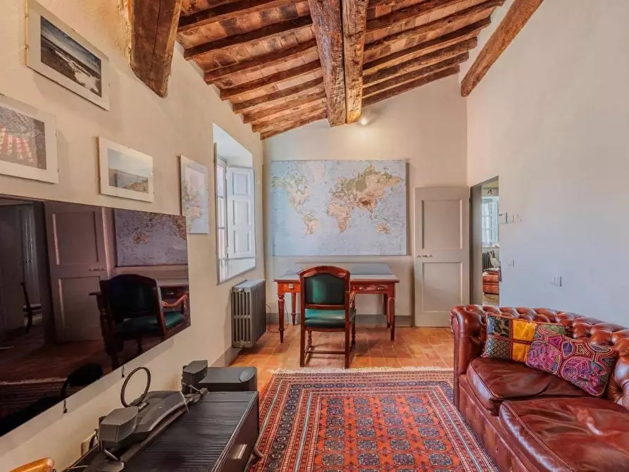 Immagine 11 di Villa in vendita  a Massarosa