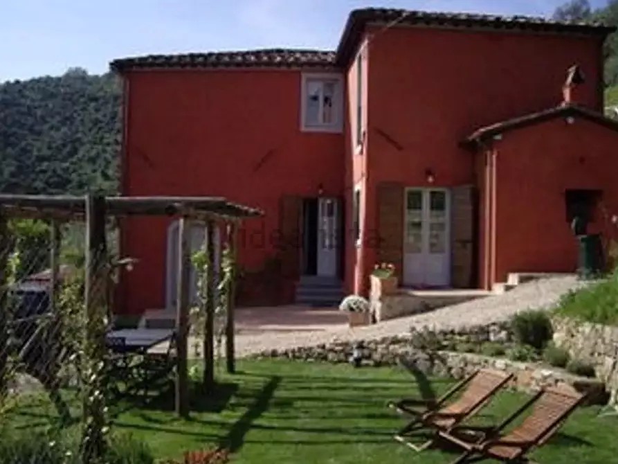Immagine 3 di Villa in vendita  a Massarosa