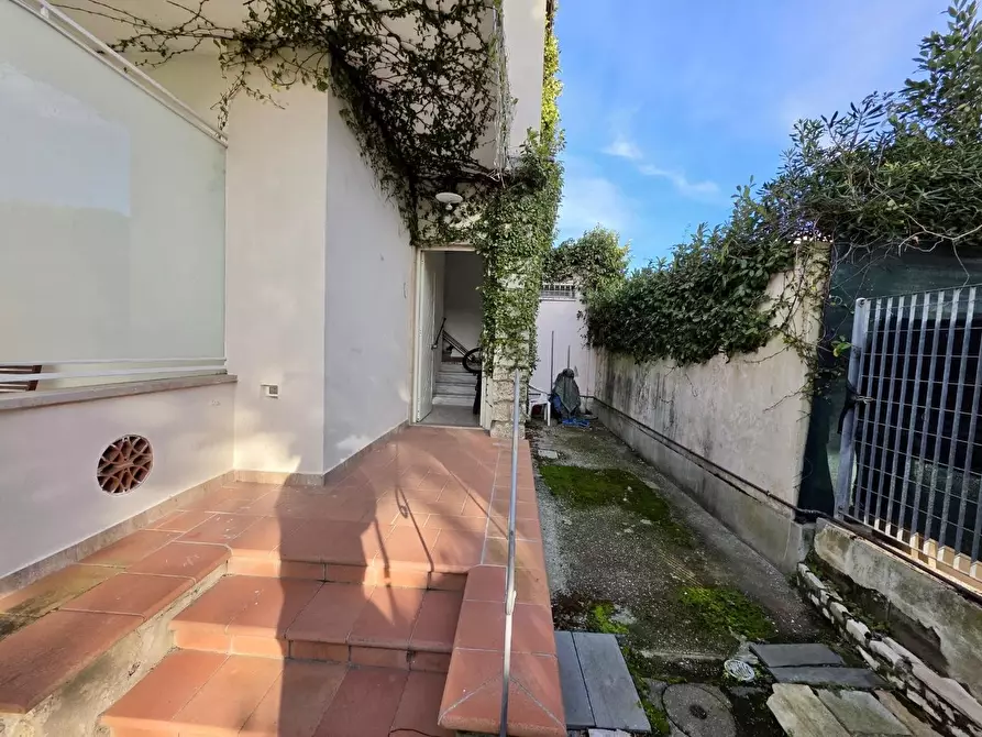 Immagine 26 di Casa semindipendente in vendita  a Pietrasanta