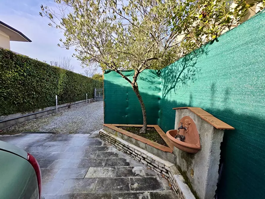 Immagine 28 di Casa semindipendente in vendita  a Pietrasanta