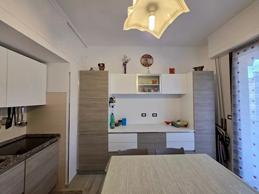 Immagine 1 di Appartamento in vendita  a Camaiore