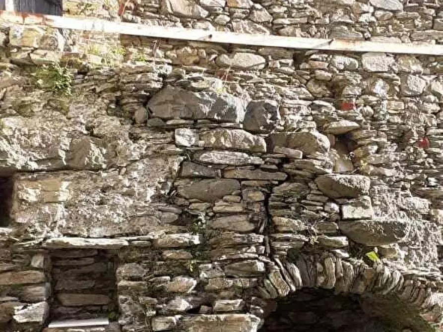 Immagine 15 di Casa semindipendente in vendita  a Ortonovo