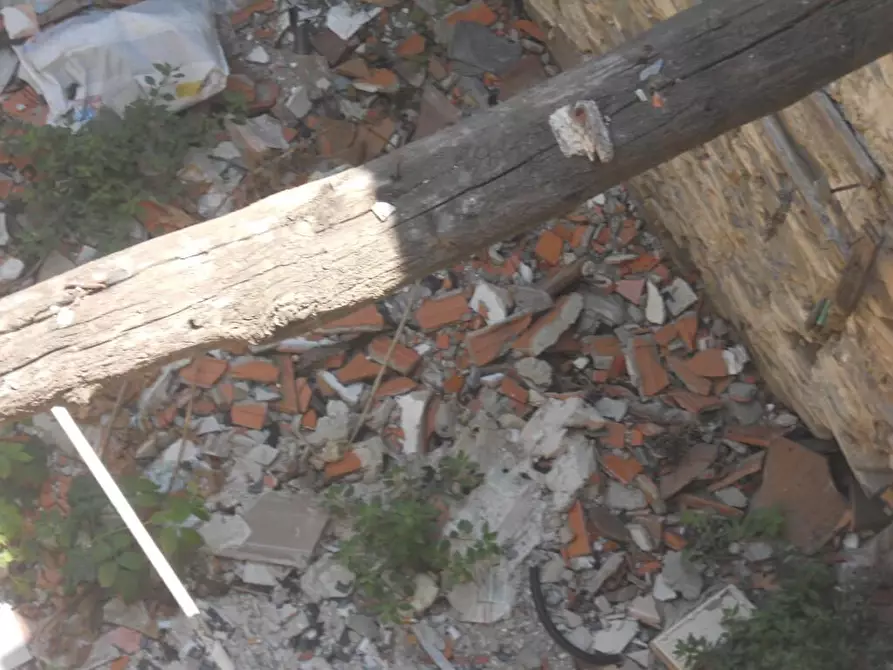 Immagine 22 di Casa semindipendente in vendita  a Ortonovo