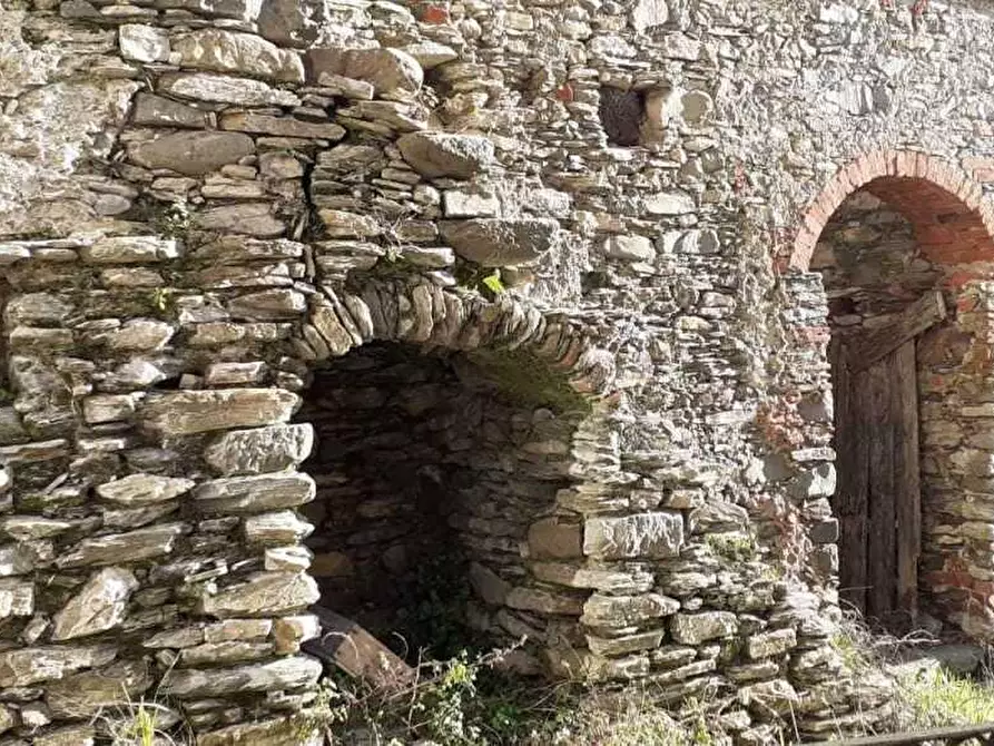 Immagine 17 di Casa semindipendente in vendita  a Ortonovo
