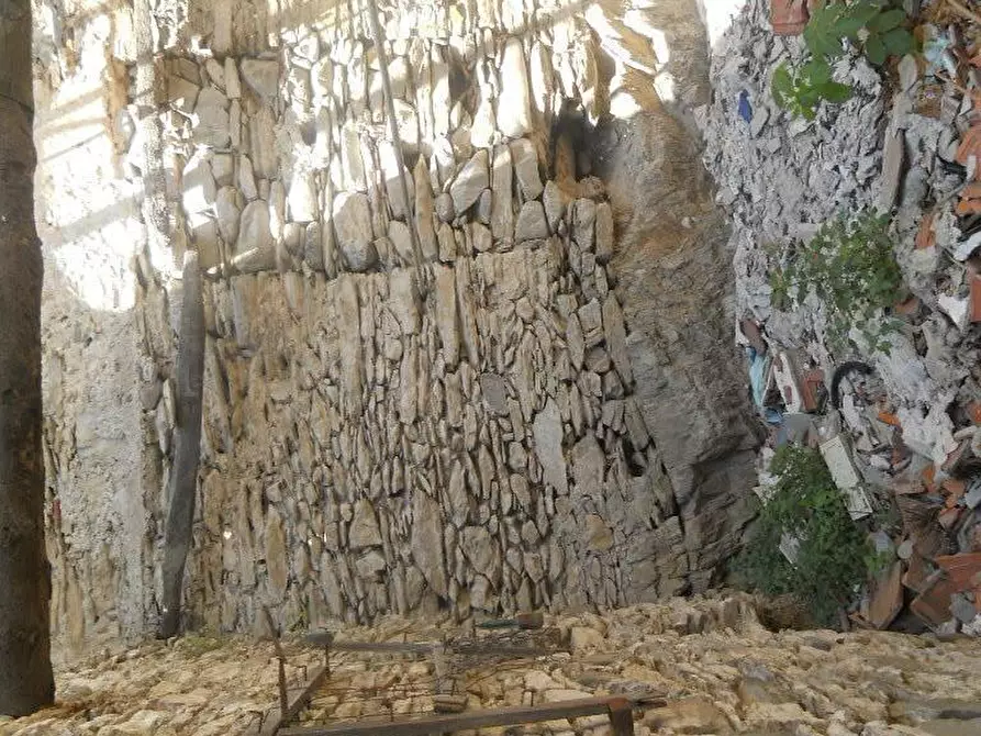 Immagine 20 di Casa semindipendente in vendita  a Ortonovo