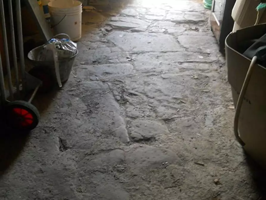 Immagine 10 di Casa semindipendente in vendita  a Ortonovo