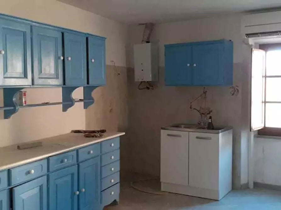 Immagine 1 di Casa semindipendente in vendita  a Ortonovo