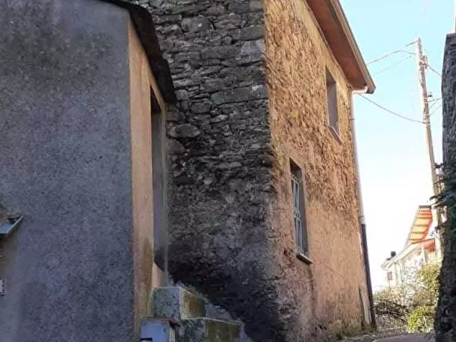 Immagine 13 di Casa semindipendente in vendita  a Ortonovo