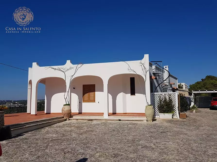 Immagine 4 di Villa in vendita  a Castrignano Del Capo