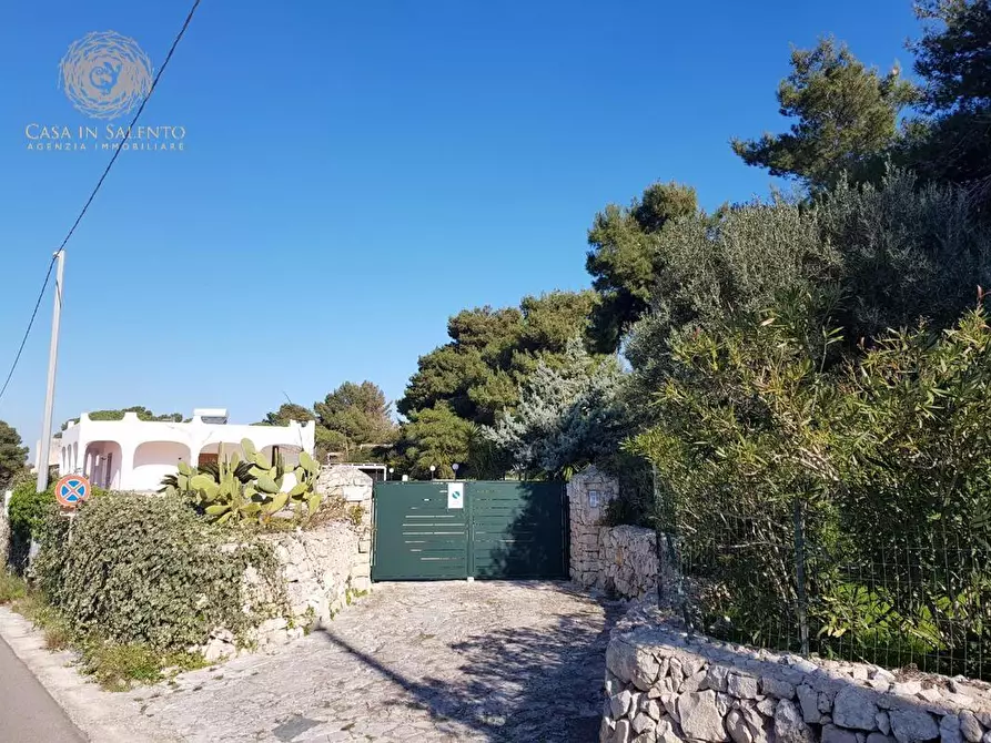 Immagine 2 di Villa in vendita  a Castrignano Del Capo